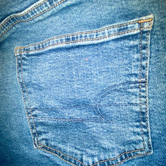 American Eagle Outfitters Light Blue Stretch Jean Shorts - Picture 4 of 6